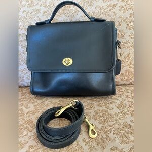 Vintage coach court bag black in good condition 9870